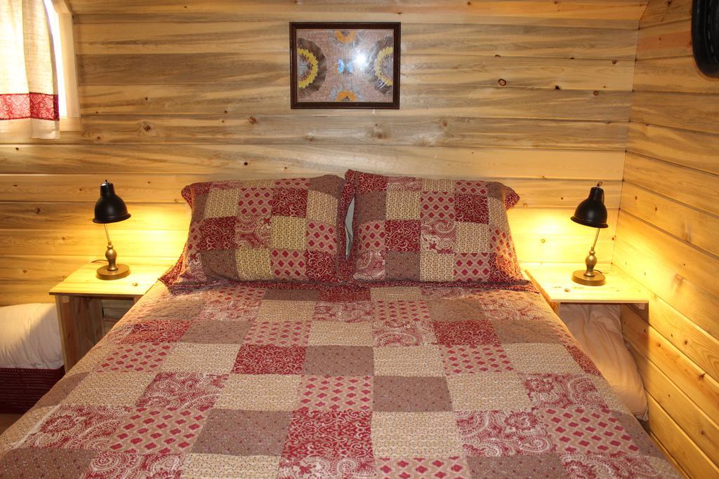 Silver Cabin In The Western Barn Монтичело Екстериор снимка